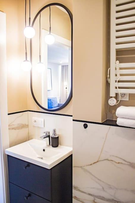 Central Apartment With Balcony And Views, Old Town, Metro Warsawa Bagian luar foto