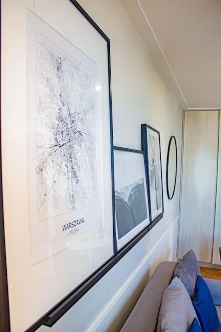 Central Apartment With Balcony And Views, Old Town, Metro Warsawa Bagian luar foto